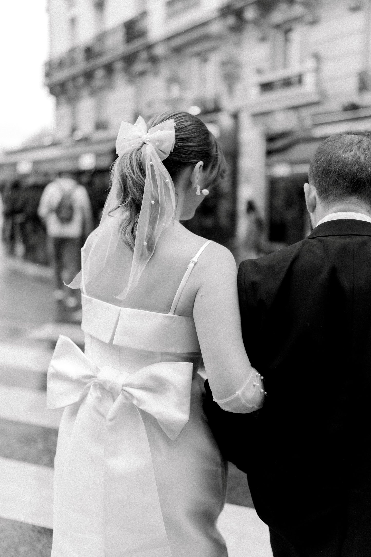 BEAU Veil // Tulle Bridal Peal Hair Bow